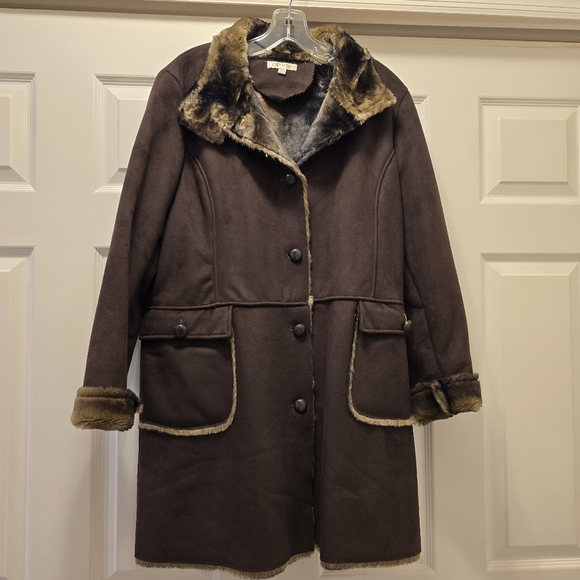 Women's Orvis Shearling Winter Coat - Picture 11 of 12